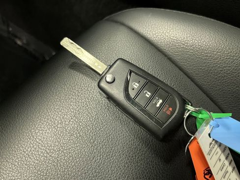 Used 2024 Toyota Camry SE image 23