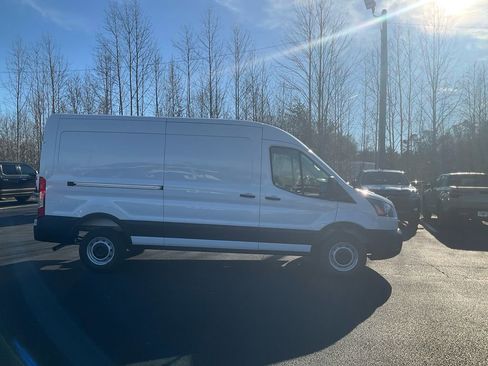 New 2026 Ford Transit 250 148 Medium Roof RWD image 4