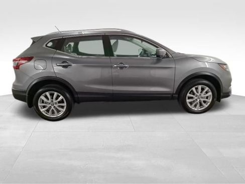 Used 2022 Nissan Rogue Sport SV w/ Technology Package FWD image 8