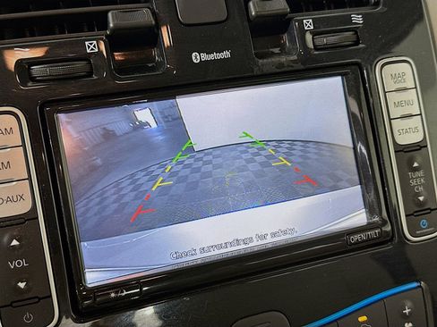 Used 2011 Nissan Leaf SL w/ Eco Design Pkg image 15