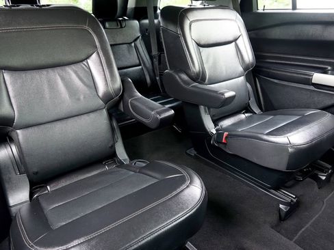 Used 2022 Ford Explorer Limited image 35