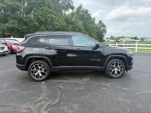 Used 2024 Jeep Compass Limited AWD/4WD image 14