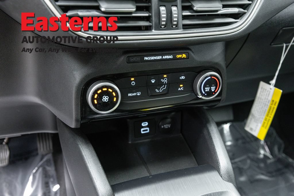 Used 2022 Ford Escape SE FWD image 22