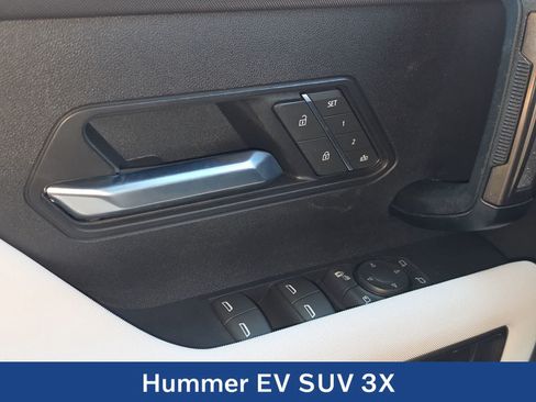 Used 2025 GMC Hummer EV 3X AWD/4WD image 30