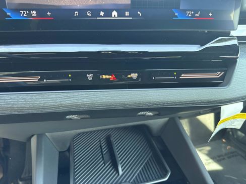 Certified 2025 BMW 530i xDrive image 23