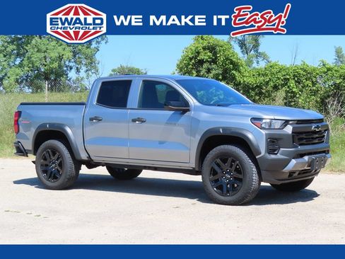 Certified 2024 Chevrolet Colorado Trail Boss w/ Technology Package AWD/4WD image 1