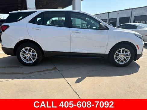 Used 2023 Chevrolet Equinox LS w/ Driver Confidence II Package AWD/4WD image 2