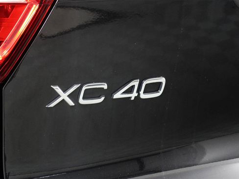 New 2026 Volvo XC40 B4 Core image 16