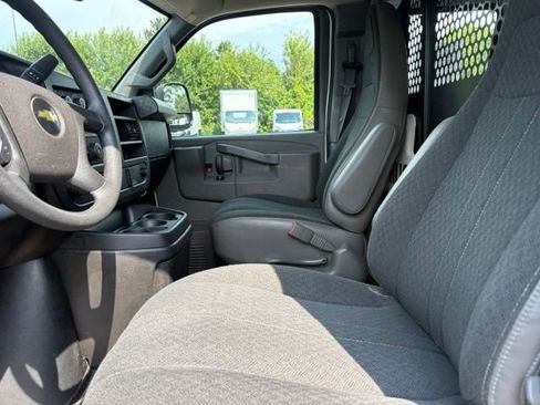 Used 2025 Chevrolet Express 2500 w/ Driver Convenience Package RWD image 28