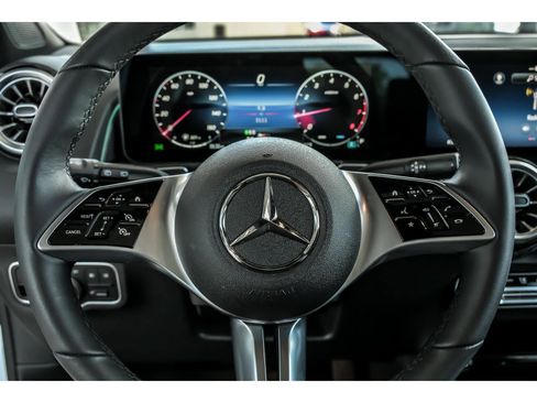 Certified 2026 Mercedes-Benz GLB 250 4MATIC image 17