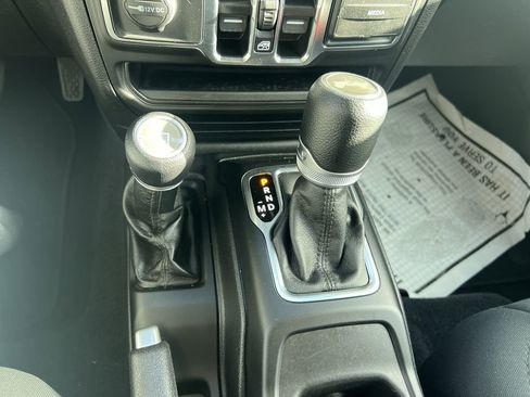 Used 2021 Jeep Wrangler Unlimited Sport image 19