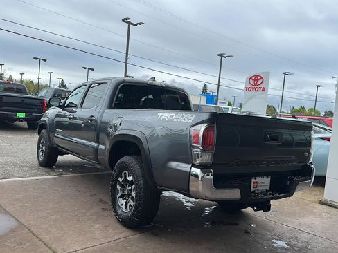 Certified 2023 Toyota Tacoma TRD Off-Road AWD/4WD image 6
