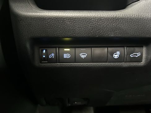 Used 2022 Toyota RAV4 XLE Premium image 37