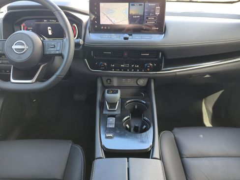 Certified 2024 Nissan Rogue SL FWD image 23