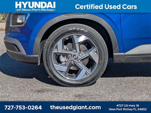 Certified 2024 Hyundai Venue SEL image 10