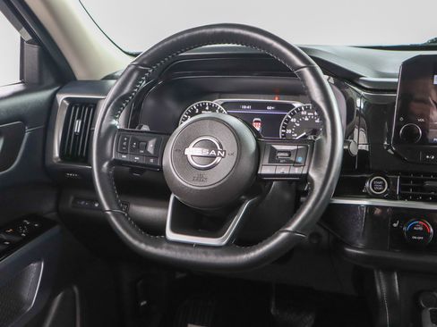 Used 2022 Nissan Pathfinder SL image 12