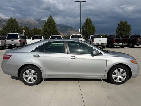 Used 2007 Toyota Camry LE FWD image 2
