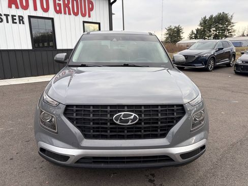 Used 2022 Hyundai Venue SE w/ Cargo Package FWD image 3