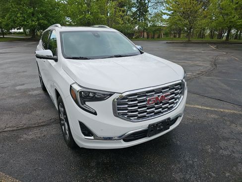 Used 2020 GMC Terrain Denali w/ Denali Premium Package AWD/4WD image 8