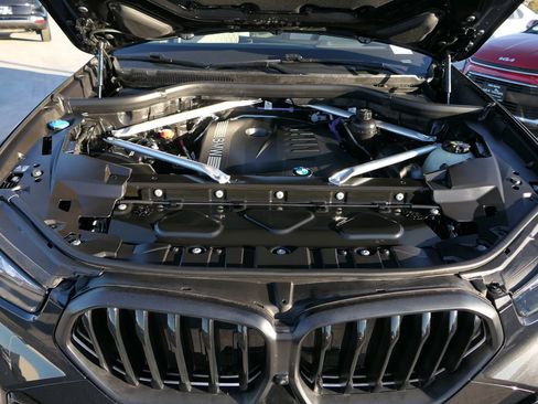 Used 2024 BMW X6 xDrive40i w/ Premium Package image 31