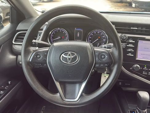 Used 2019 Toyota Camry LE image 10