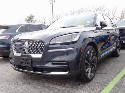 Certified 2024 Lincoln Aviator Reserve w/ Equipment Group 201A image 3