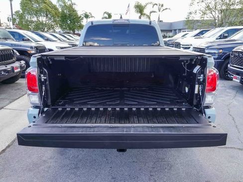 Used 2022 Toyota Tacoma TRD Sport image 25