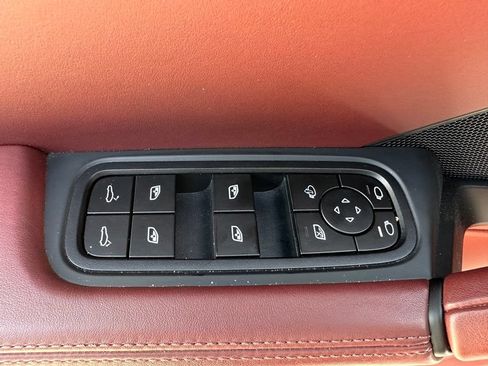 Certified 2024 Porsche Cayenne AWD/4WD image 18