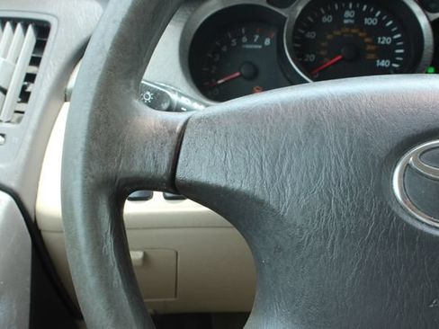 Used 2001 Toyota Highlander 2WD w/ Quick-Order Pkg image 20
