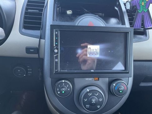 Used 2010 Kia Soul ! image 19