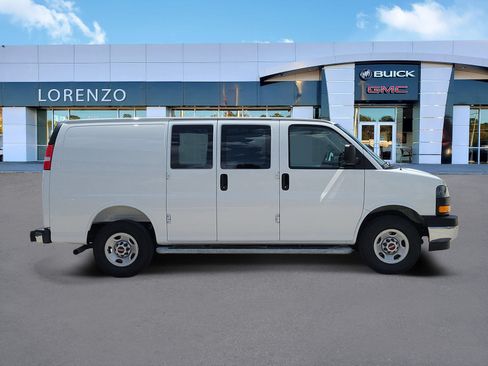 Used 2025 GMC Savana 2500 w/ Driver Convenience Package RWD image 4