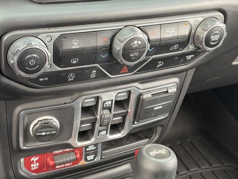 Used 2021 Jeep Wrangler Unlimited Rubicon AWD/4WD image 29