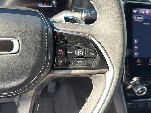 Used 2022 Jeep Grand Cherokee Overland image 17