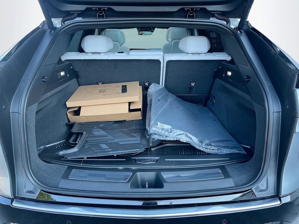 New 2026 Cadillac Lyriq Luxury w/ LPO, Floor Liner Package RWD image 31