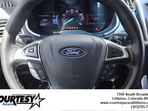 Used 2018 Ford Edge Titanium w/ Technology Package AWD/4WD image 10