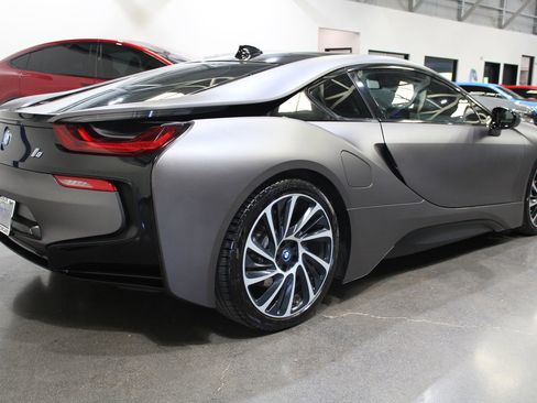 Used 2015 BMW i8 image 14