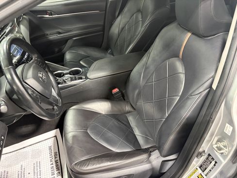 Used 2018 Toyota Camry XLE w/ Audio Package FWD image 11