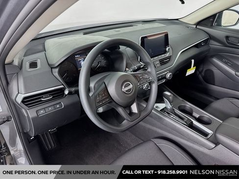 New 2025 Nissan Altima 2.5 S FWD image 9