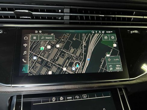Used 2022 Audi Q8 Premium Plus w/ Premium Plus Package image 31