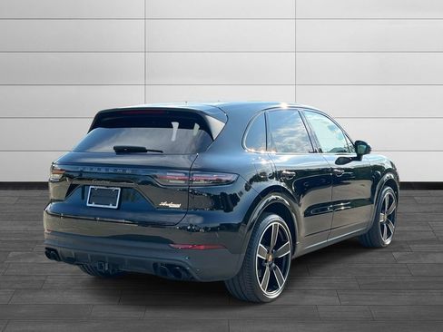Used 2023 Porsche Cayenne AWD/4WD image 5