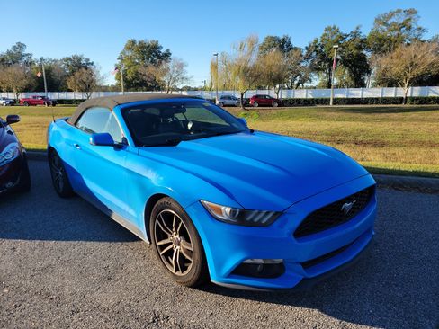 Used 2017 Ford Mustang Premium image 29