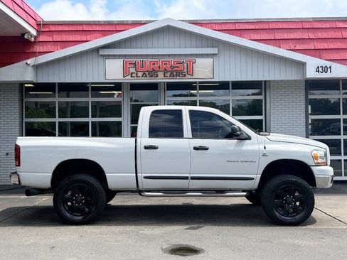 Used 2006 Dodge Ram 2500 Truck SLT w/ TRX4 Group AWD/4WD image 2