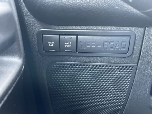 Used 2018 Jeep Wrangler Unlimited Rubicon w/ Cold Weather Group AWD/4WD image 13
