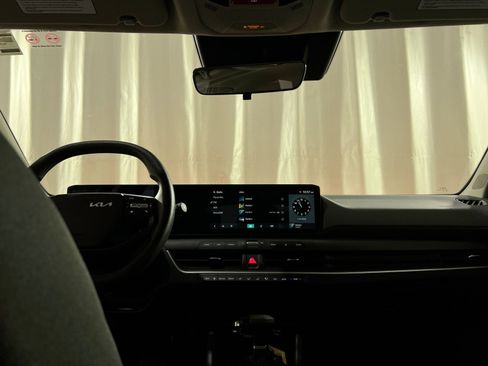 Used 2025 Kia K4 LXS image 17