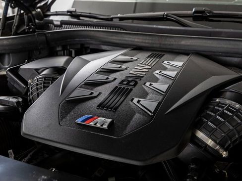 Certified 2025 BMW X7 M60i image 40