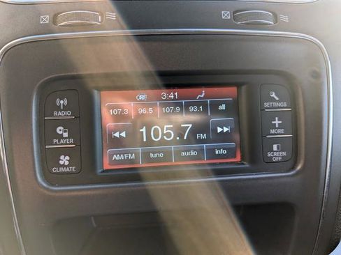 Used 2019 Dodge Journey SE image 10