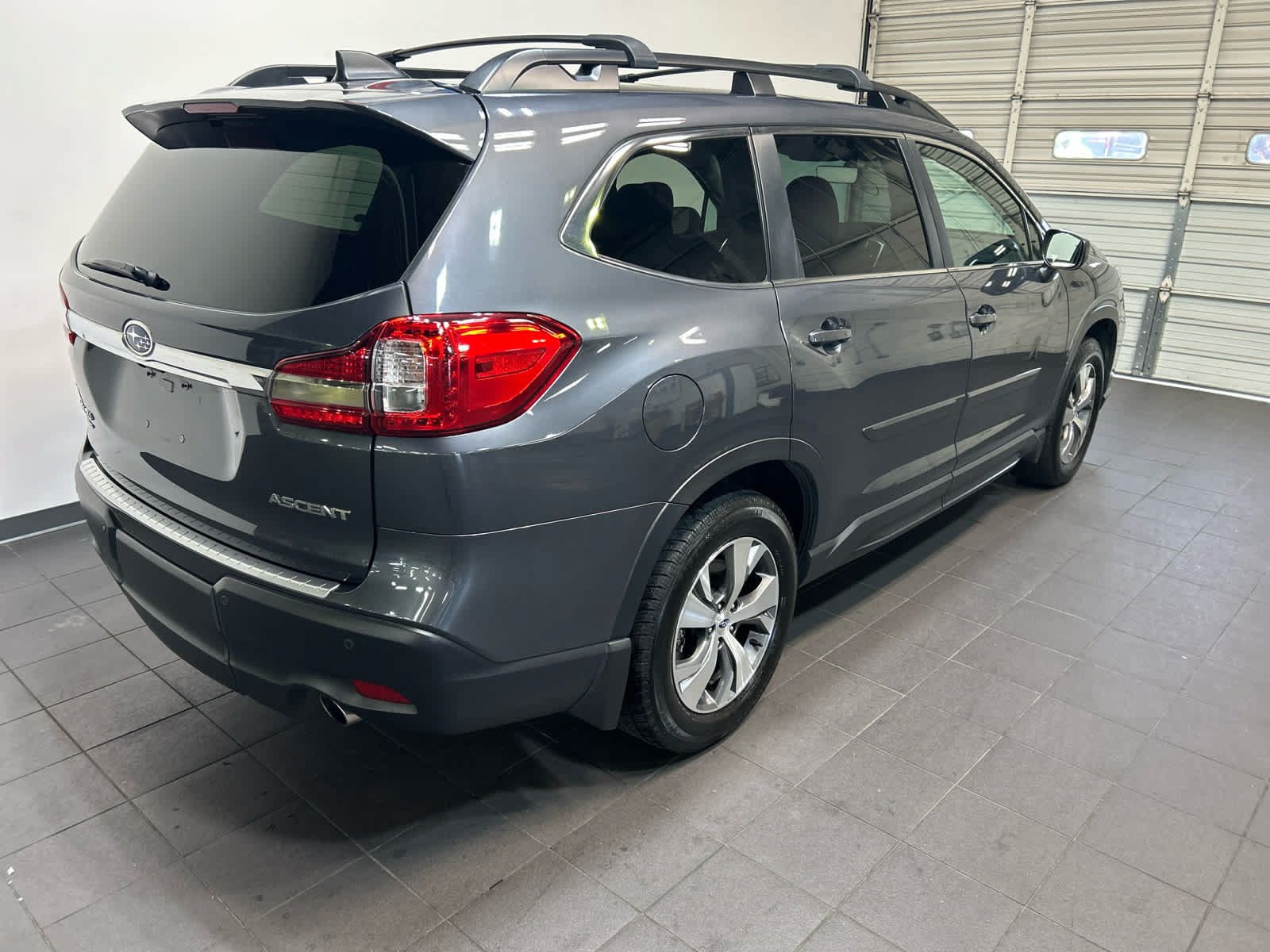 Used 2021 Subaru Ascent Premium w/ Convenience Package AWD/4WD image 3