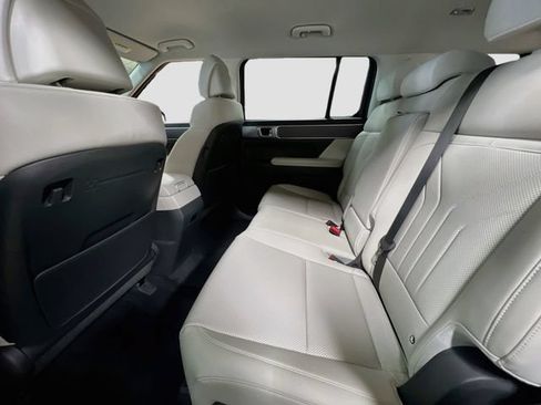 Used 2024 Hyundai Santa Fe SEL FWD image 24