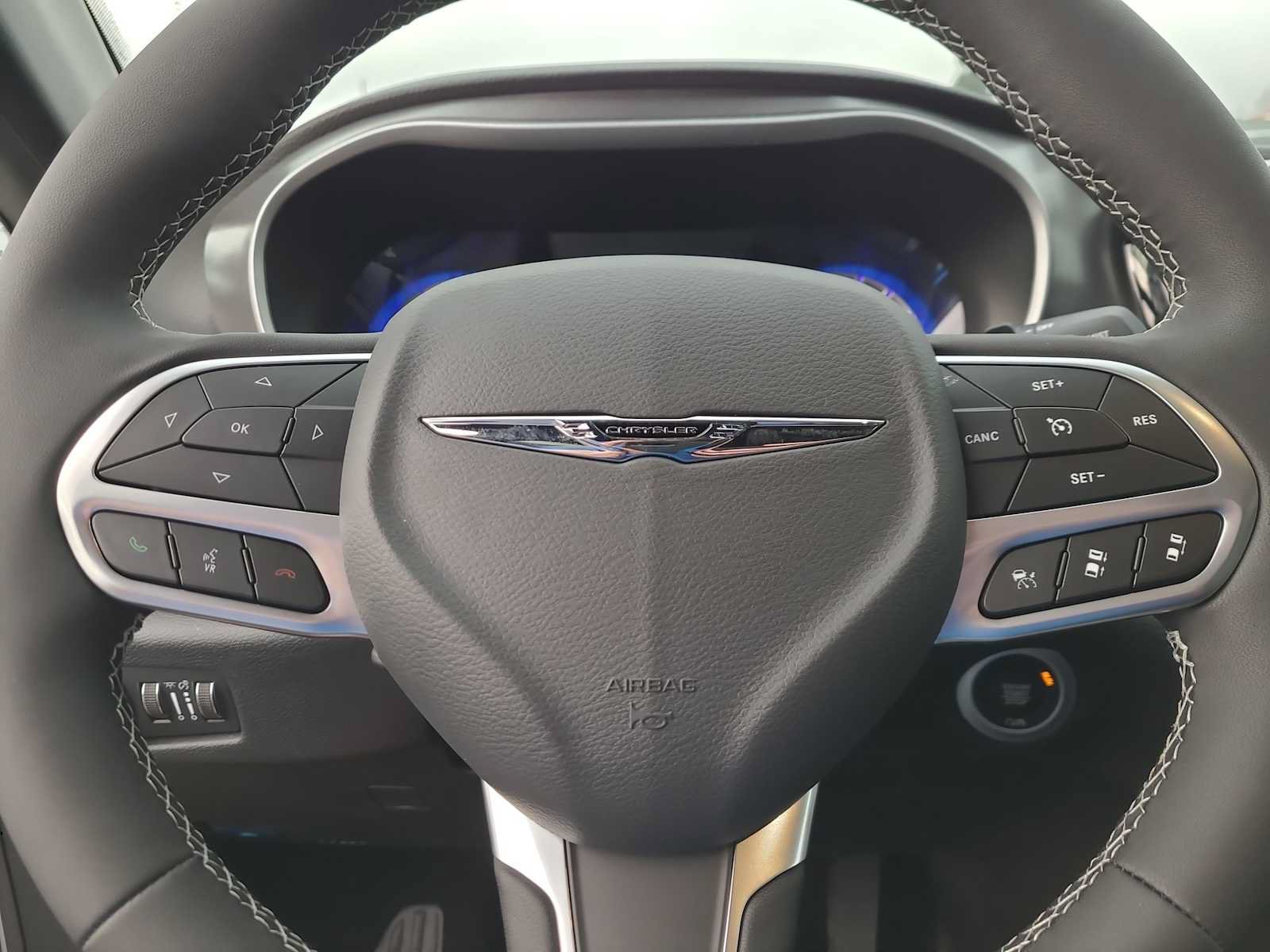 New 2026 Chrysler Pacifica Select FWD image 23