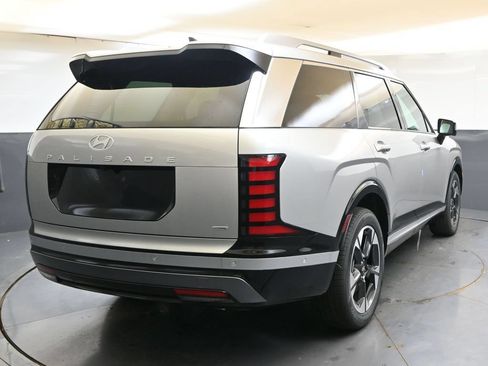Used 2026 Hyundai Palisade Limited AWD/4WD image 5
